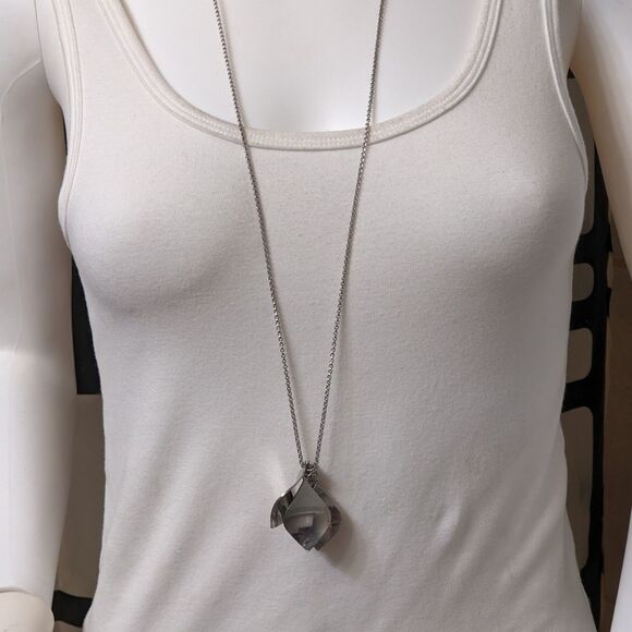 Long charm silvertone necklace - Picture 1 of 10